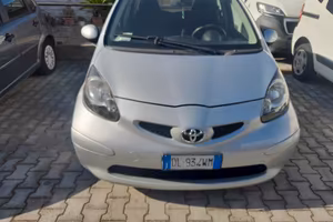 Toyota Aygo 1.0 12V VVT-i 5 porte Sol