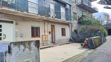 VILLAFRANCA CENTRO semindipendente 3 vani