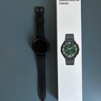 Samsung Galaxy Watch 6 Classic con caricabatterie