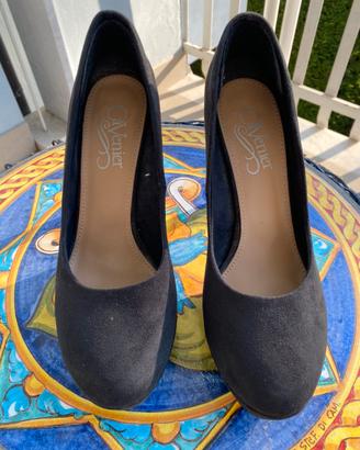 Decolletè classico nero scamosciato