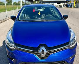 Clio Moschino zen per neopatentati