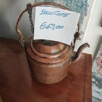 Antico bollitore in rame