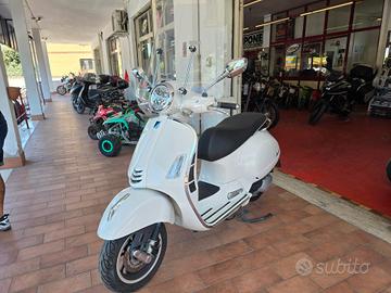 Piaggio Vespa 300 GTS SUPER 2023 PASSAGGIO GARANZI