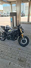 Benelli 752S