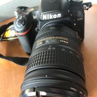 Nikon D750 con obiettivo