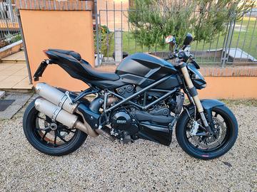 Ducati Streetfighter 848 black 