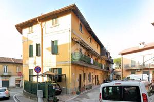 2 LOCALI A LESMO