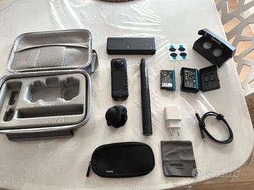 Action cam Insta 360 x5 - con accessori