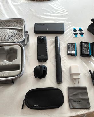 Action cam Insta 360 x5 - con accessori
