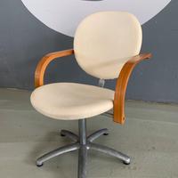 Sedia da parrucchiere con braccioli in legno