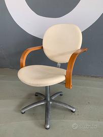 Sedia da parrucchiere con braccioli in legno