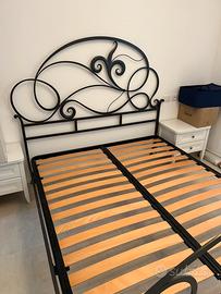 Letto matrimoniale in ferro battuto, pezzo unico