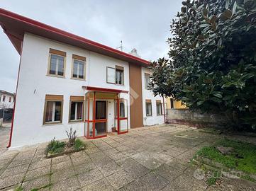 PORZIONE DI BIFAMILIARE A STANGHELLA