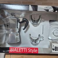 Moka Bialetti con bicchieri
