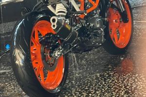 Ktm duke 400 inuovissima no perdita di tempo