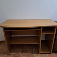 scrivania porta computer