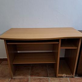 scrivania porta computer