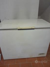 congelatore a pozzo 200 l