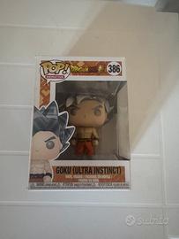 Funko pop di Goku Ultra Istinto