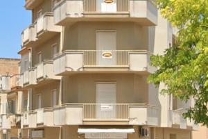 Locale commerciale 60mq e scantinato.  