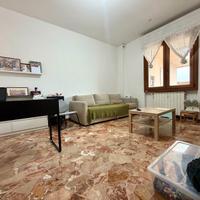 Quattro vani in via francesco baracca - prato