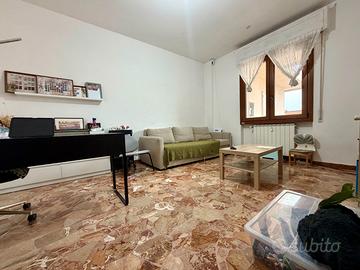 Quattro vani in via francesco baracca - prato