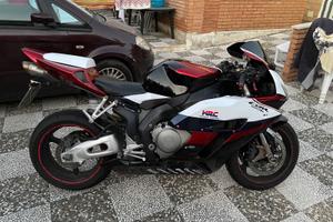 CBR 1000 RR COME NUOVA ISCRITTA D EPOCA