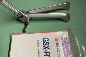 Pedane passegiero gsx-r 750 anno 2008