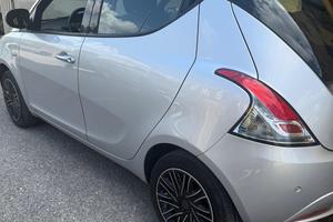 Lancia y unico proprietario. 69 cavalli. 51 kw.