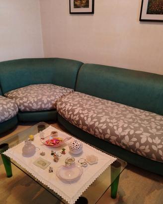 DIVANO ANGOLARE IN STILE MODERNO- come nuovo!