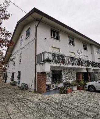 Villa a Venezia, via Col San Martino, 39, 4 locali
