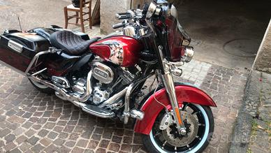 HARLEY DAVIDSON - ELECTRA GLIDE CVO - AUTOGRAFATA 