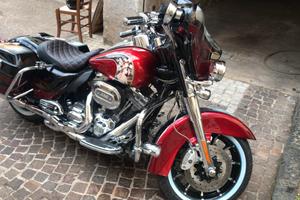 HARLEY DAVIDSON - ELECTRA GLIDE CVO - AUTOGRAFATA 