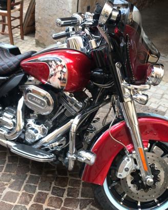 HARLEY DAVIDSON - ELECTRA GLIDE CVO - AUTOGRAFATA 