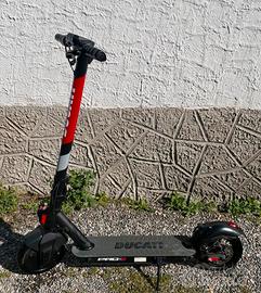 monopattino elettrico ducati pro 2 