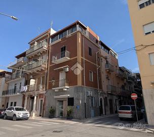 2 LOCALI A MARGHERITA DI SAVOIA