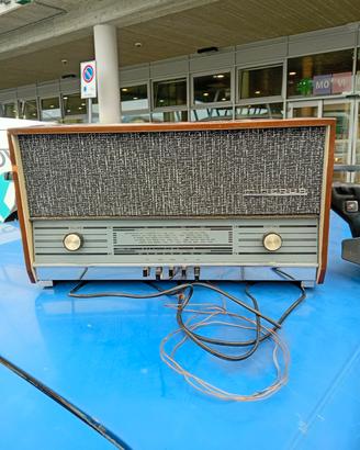 radio antica a 10 euro. tel 3519238154 cuneo