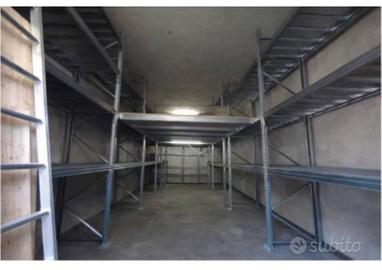 Scaffali con soppalco per garage o box