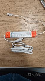 DRIVER ALIMENTATORE PER LUCI LED 