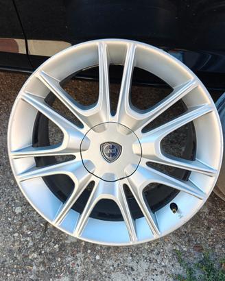 Cerchio in lega originale Lancia Delta 17" - 7Jx17