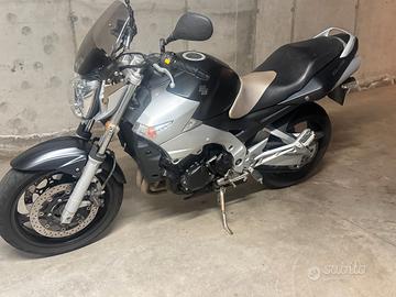 Suzuki GSR 600 anno 2009 km33 mila