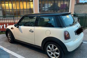 Mini Cooper D 1.6 – 2008 – 215.000 km – ben tenuta