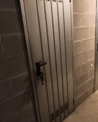 porta per cantina in lamiera zincata