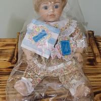 bambola di porcellana