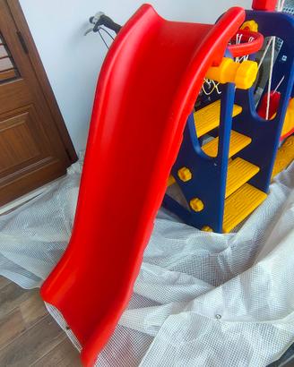 Scivolo, dondolo e canestro bambinii