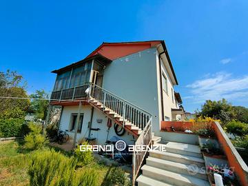 Paese - 4 locali  130000 T4870