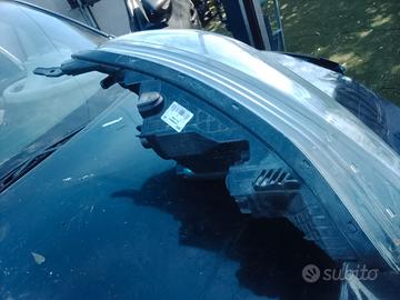 Faro anteriore sinistro Toyota HRV anno 2022