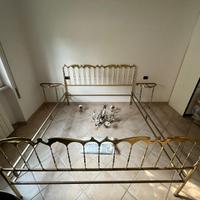 Camera da letto ottone