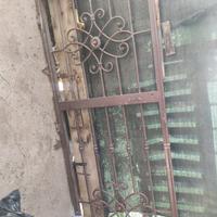 Cancello grata in ferro battuto