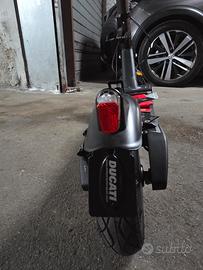 monopattino elettrico